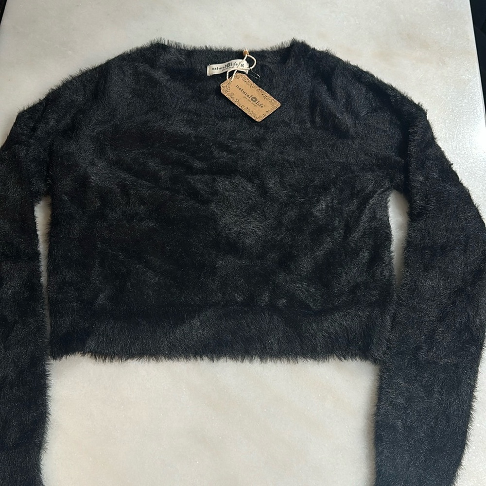 NWT Natural Life cropped fuzzy black sweater